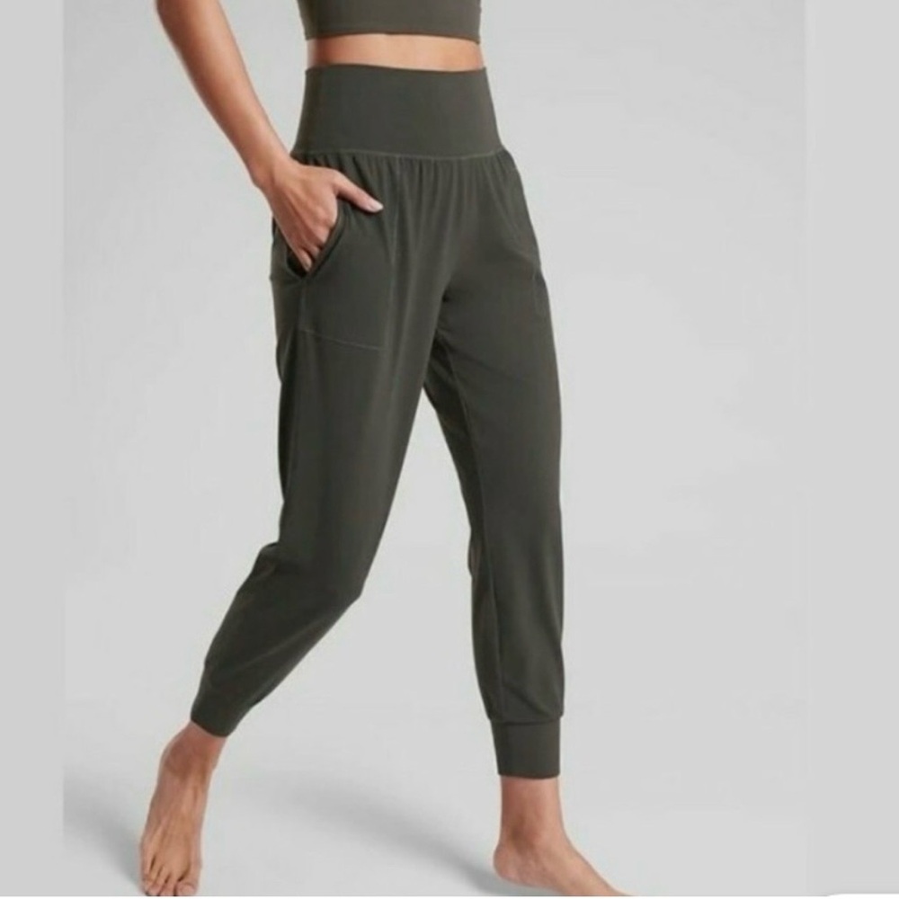 Athleta Cruise Jogger in Powervita | women's small